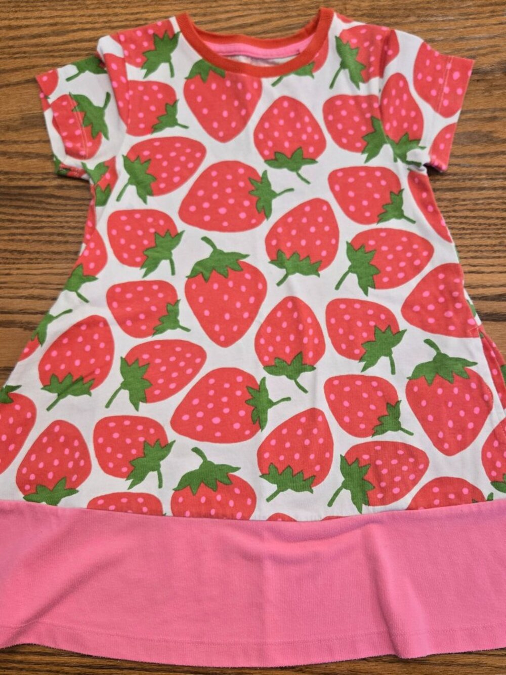 Mini Boden strawberry dress with pockets - girls size 4-5 - summer fruit sibling